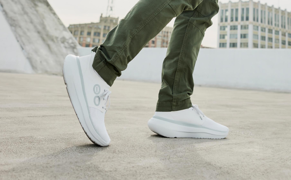Mens_WhiteStride3